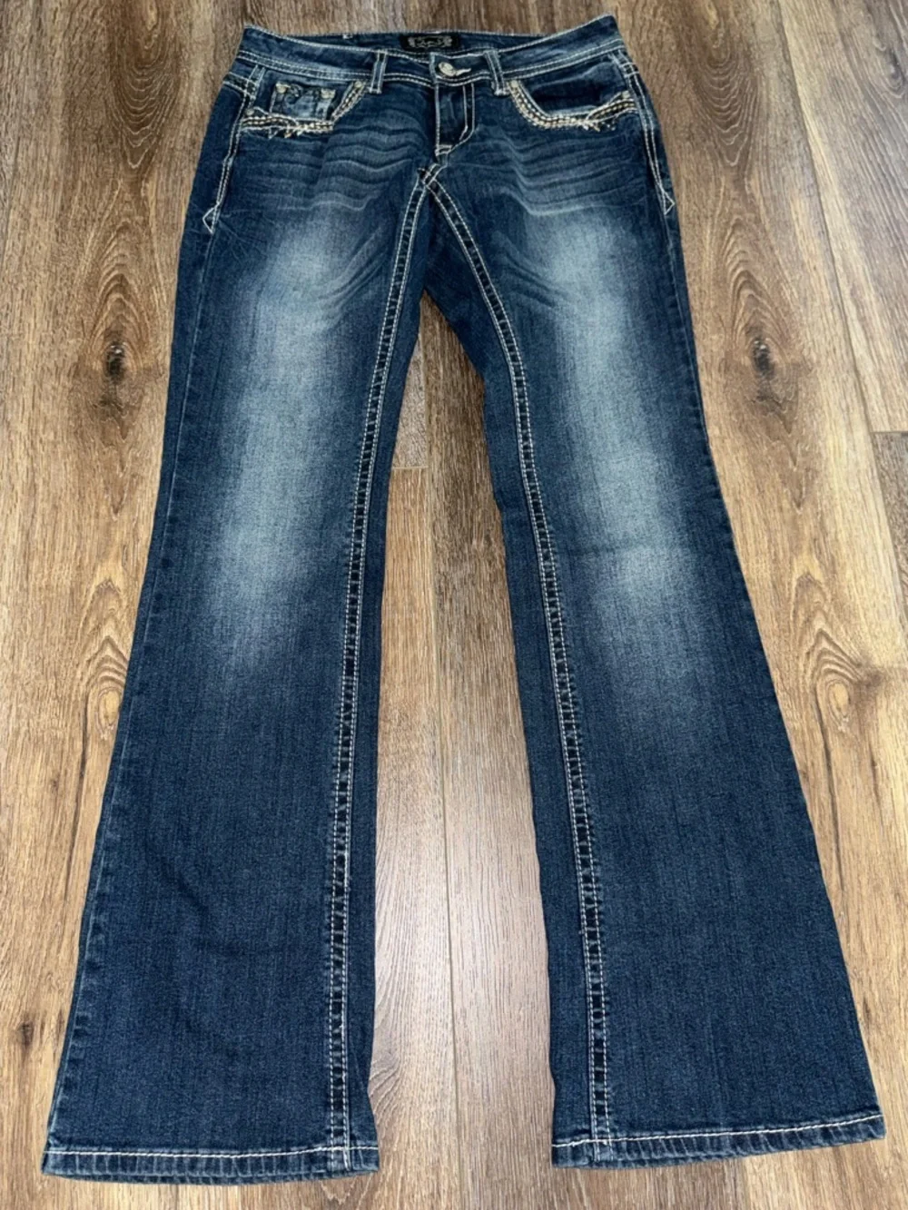 Shyanne Mid Rise Bootcut Dark Wash Metallic / Leather Embellished Jeans Size 27 - Picture 1 of 12